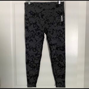NWT Gymshark Adapt Camo Leggings Size Large